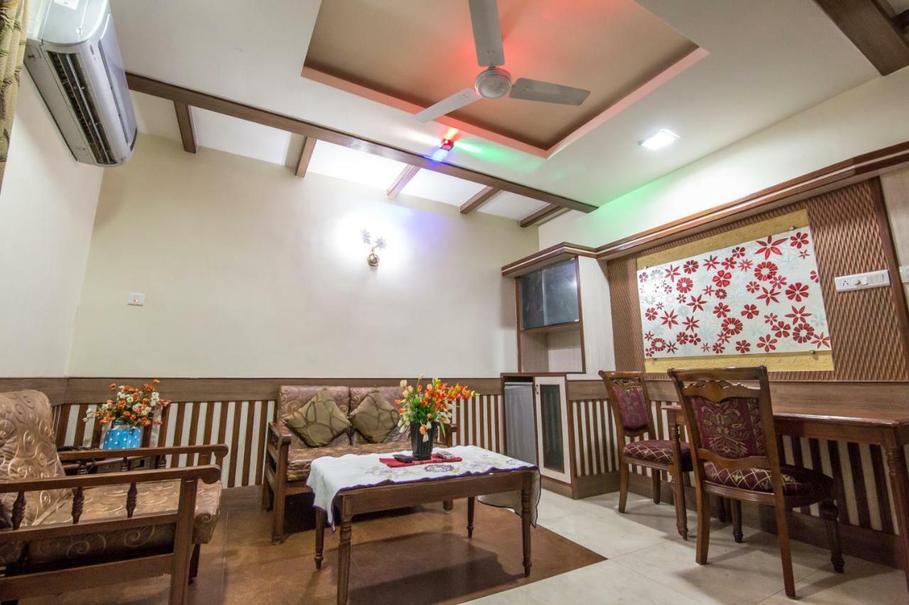 Hotel Aryaas Palayankottai Extérieur photo