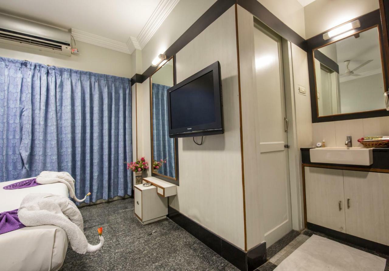 Hotel Aryaas Palayankottai Extérieur photo