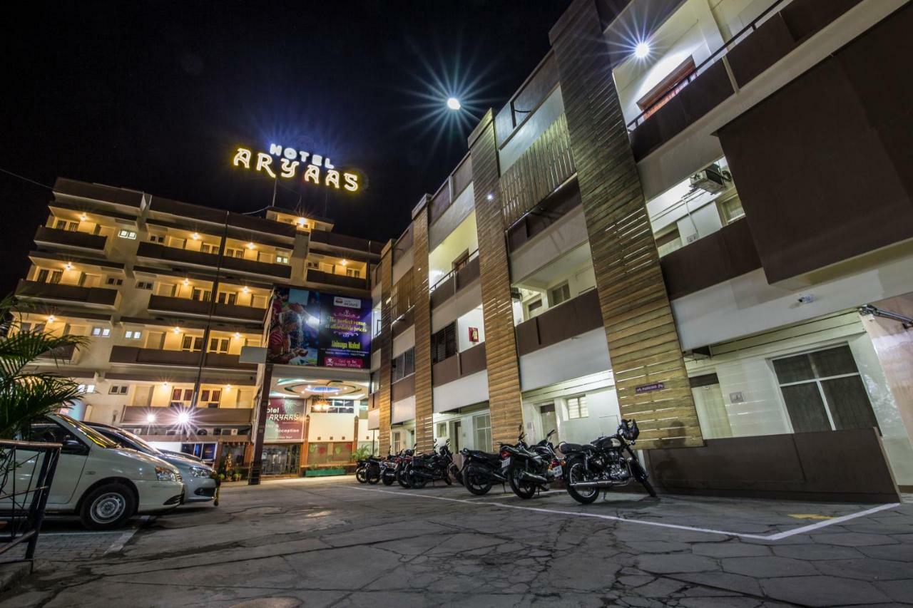 Hotel Aryaas Palayankottai Extérieur photo