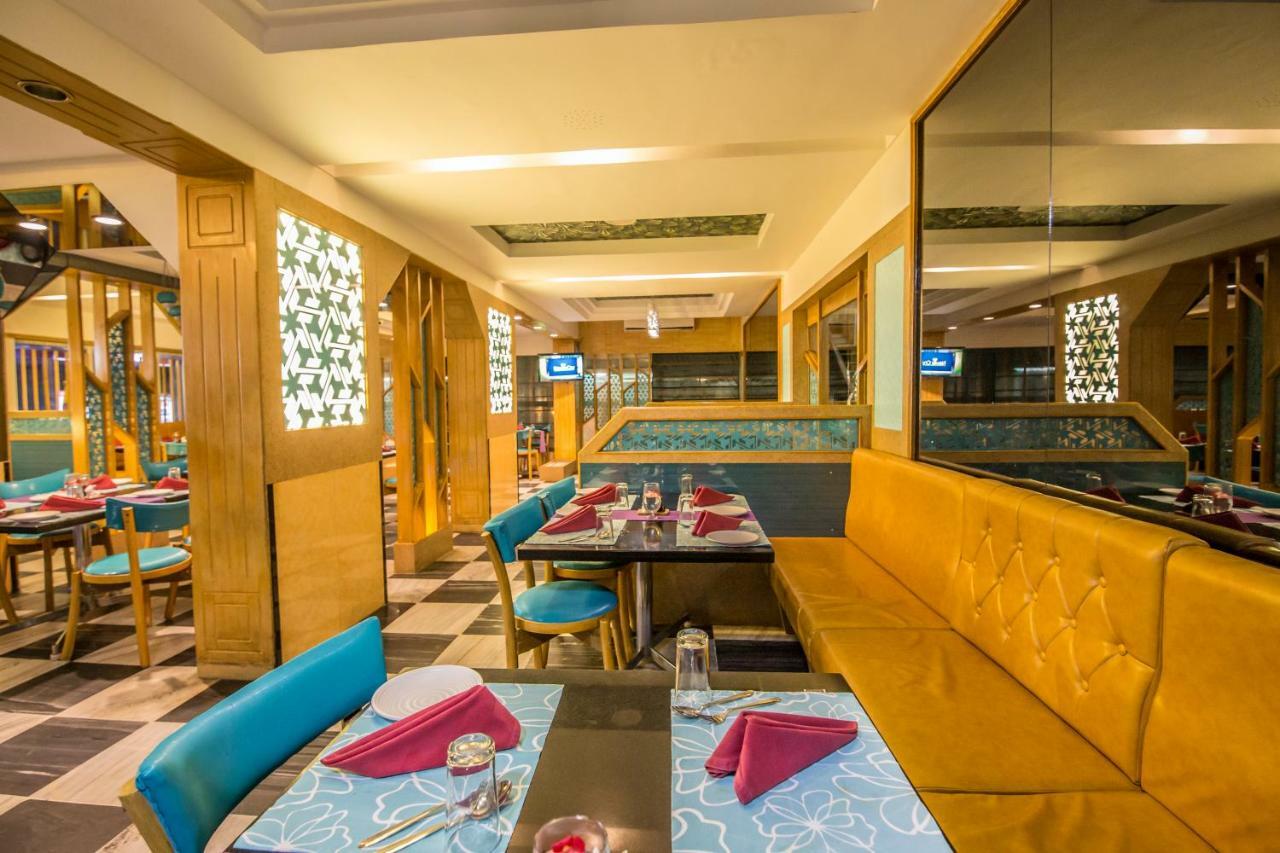 Hotel Aryaas Palayankottai Extérieur photo